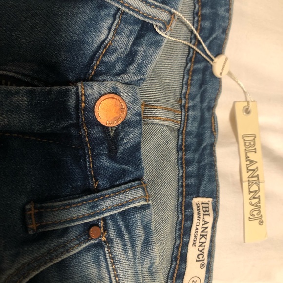 BLANK NYC DENIM GOOD VIBES DISTRESSED SKINNY JEANS - Picture 2 of 3